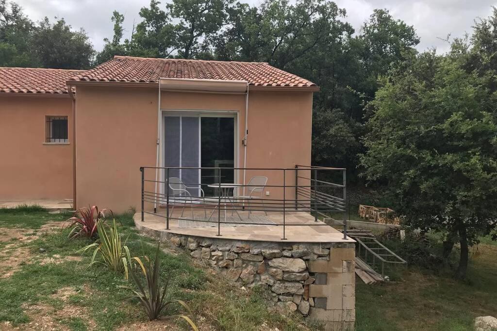 Logement Attenant A Une Villa T2 Avec Terrasse . Besse-sur-Issole Exterior foto